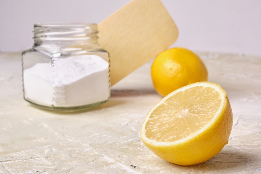 bicarbonato de sodio y limones para sacar manchas de cafe